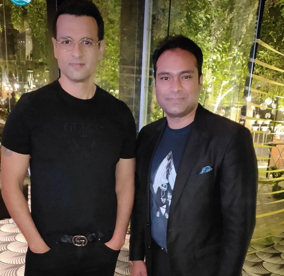 Vikas Gautam with a celebrity guest