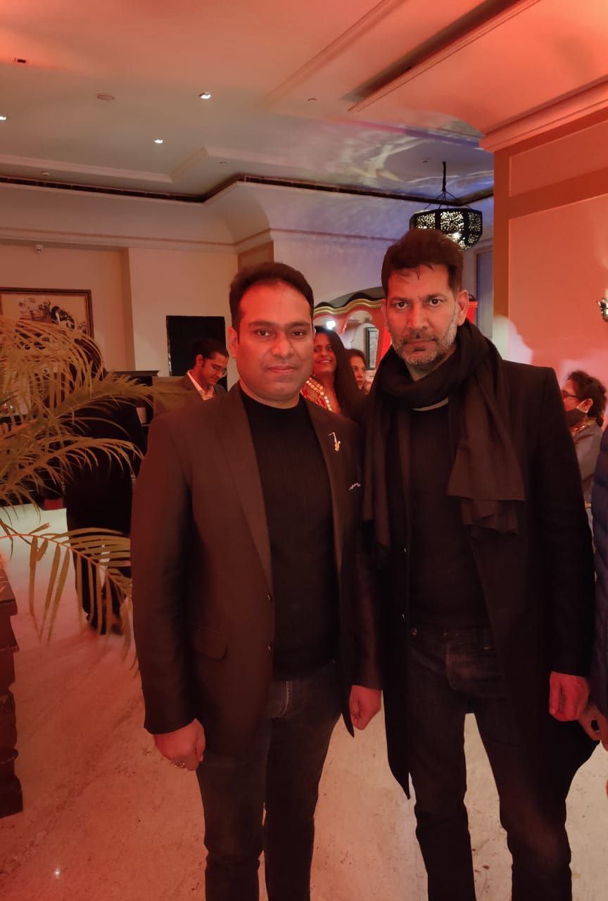 Vikas Gautam with a celebrity guest