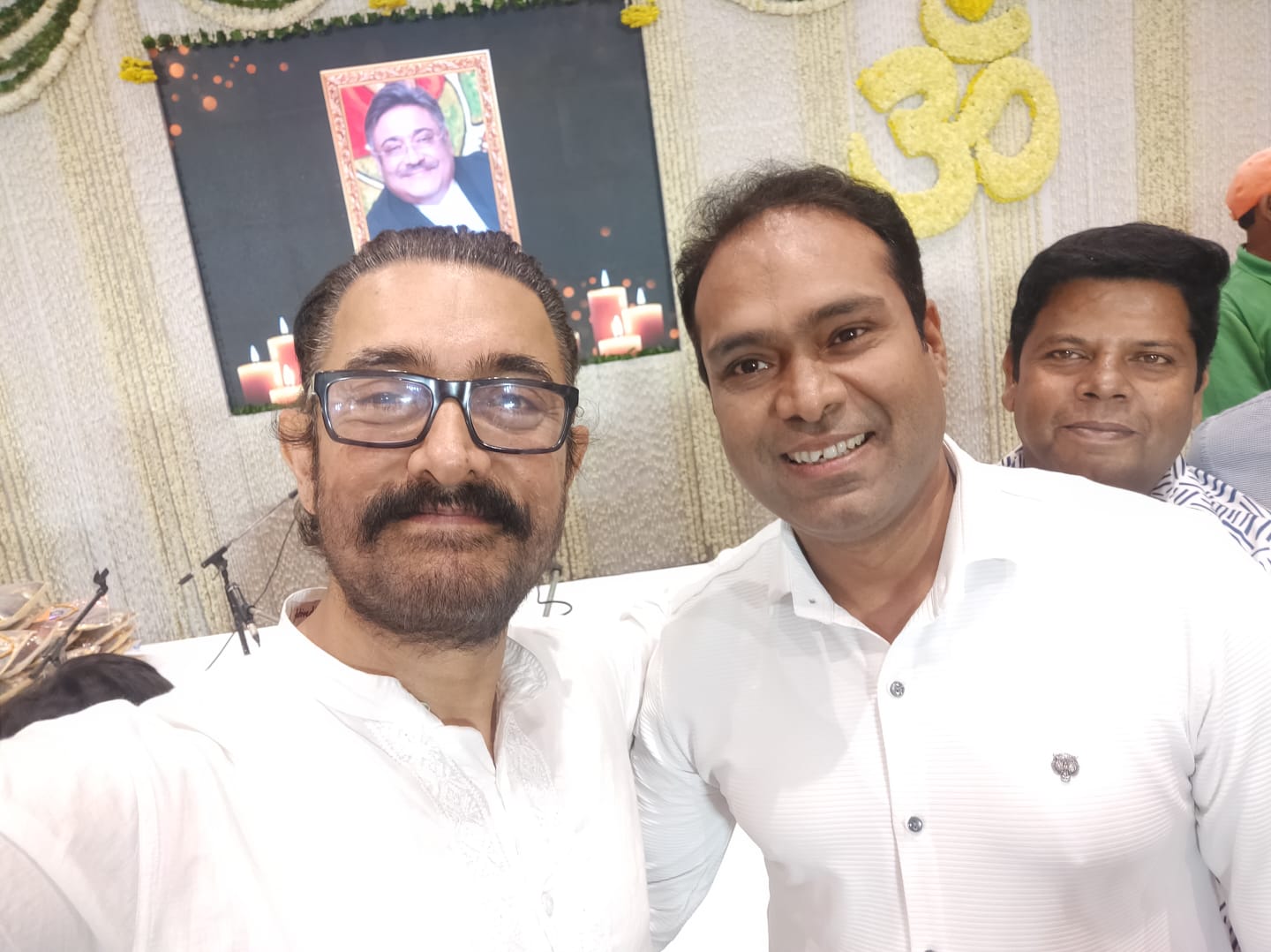 Vikas Gautam with a celebrity guest