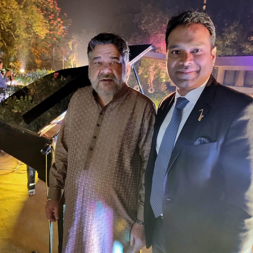 Vikas Gautam with a celebrity guest