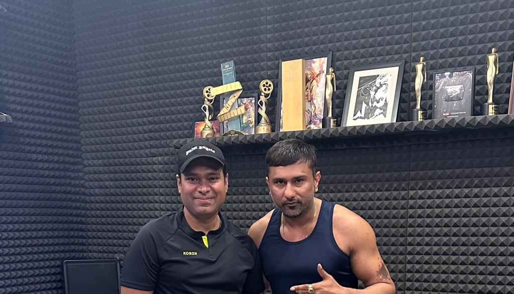 Vikas Gautam with a celebrity guest